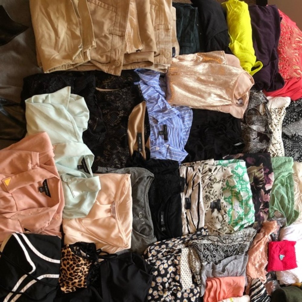 HUGE Lot of Junior's Clothing Size Medium!! Valued over $200! 9 items! - Picture 3 of 4
